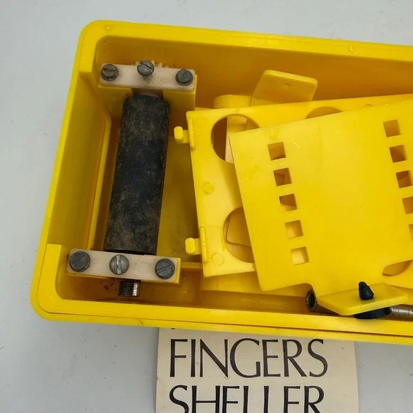 Vintage Magic Fingers Sheller MFS711 Pea and Bean Sheller with Box and Adapter - Picture 6 of 6